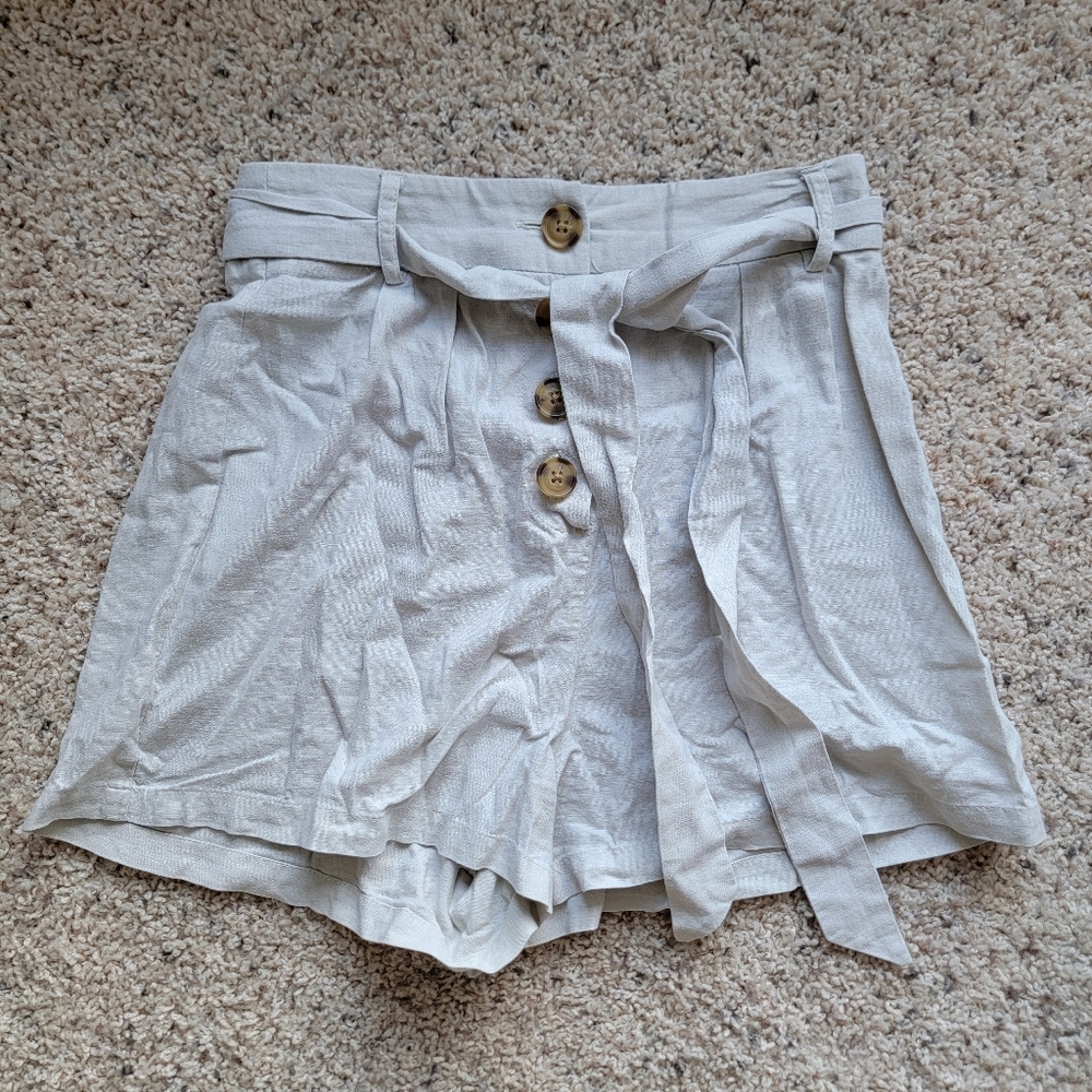 Sportsgirl Women's Buttoned Linen Shorts Beige Size XS